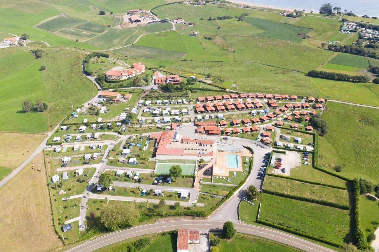 Bungalows Playa De Oyambre San Vicente De La Barquera Extérieur photo